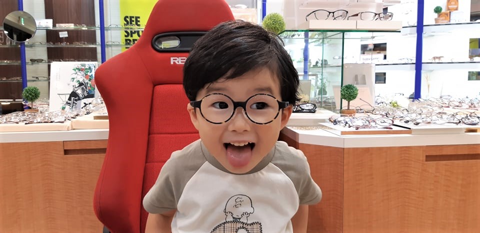 関市内の３歳の男の子にトマトグラッシーズでメガネをお作り頂きました 弱視治療用 子供用メガネ ブログ 岐阜県関市 メガネ 時計 宝石 補聴器 メガネのハヤシ